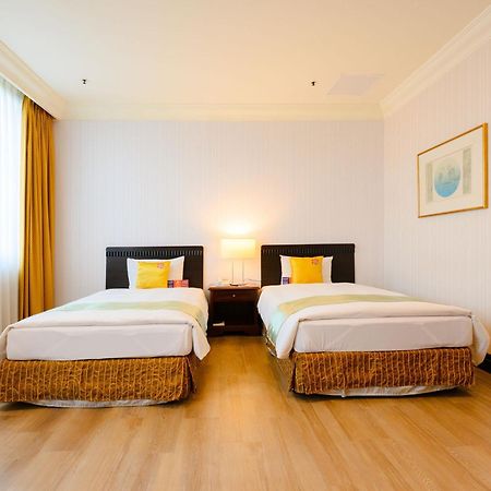 Wei-Yat Grand Hotel Tainan Exterior foto