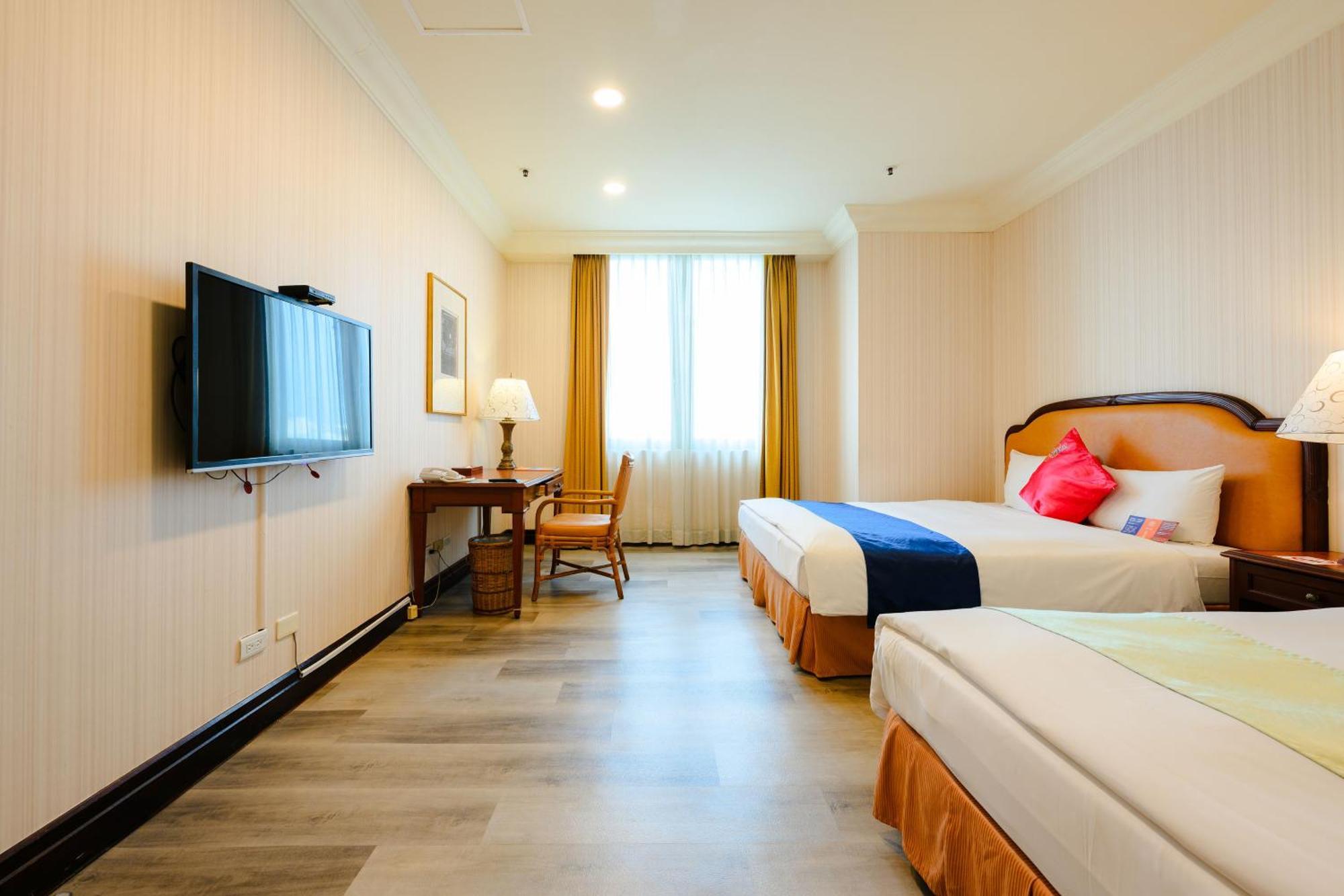 Wei-Yat Grand Hotel Tainan Exterior foto