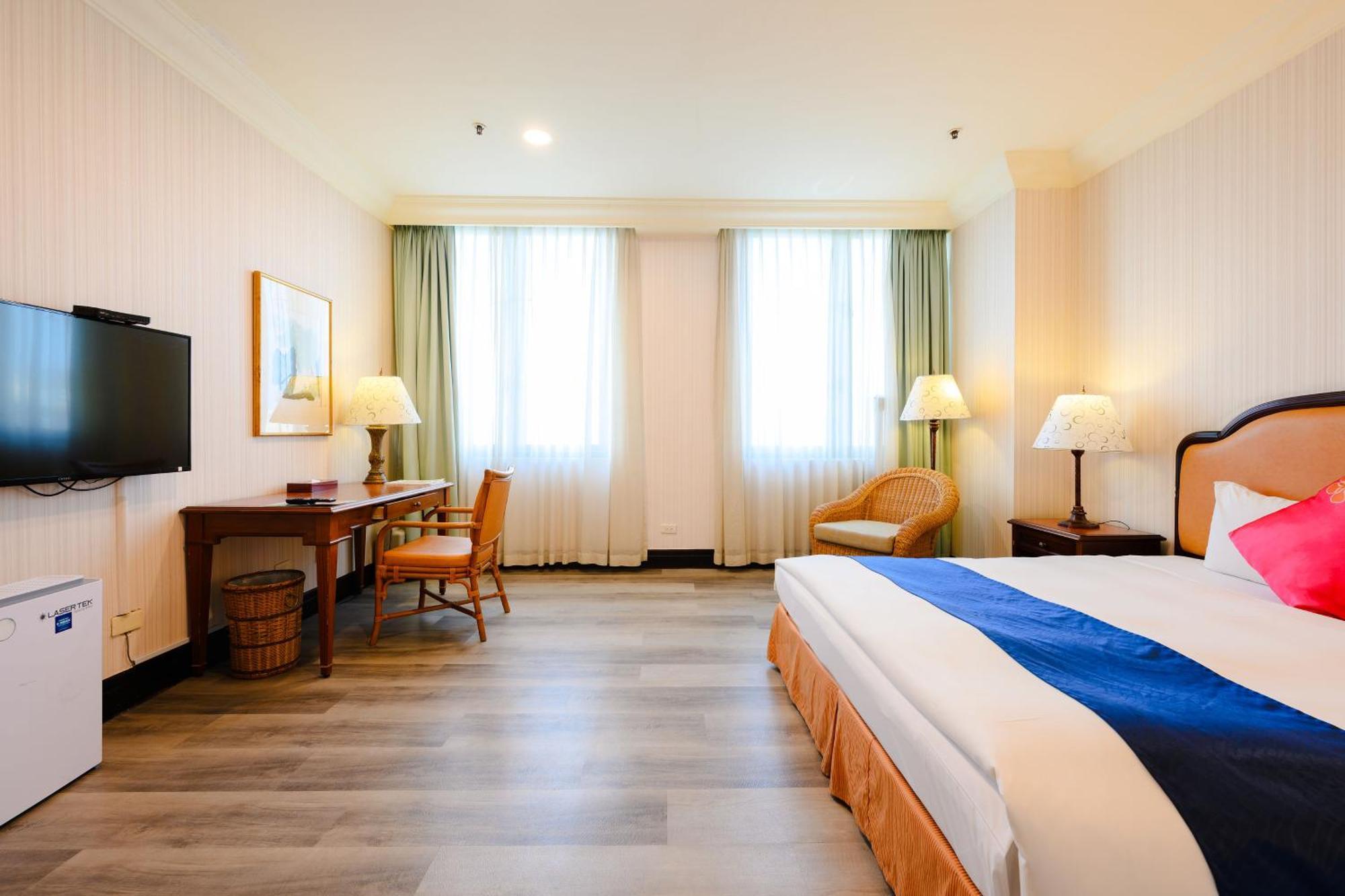 Wei-Yat Grand Hotel Tainan Exterior foto