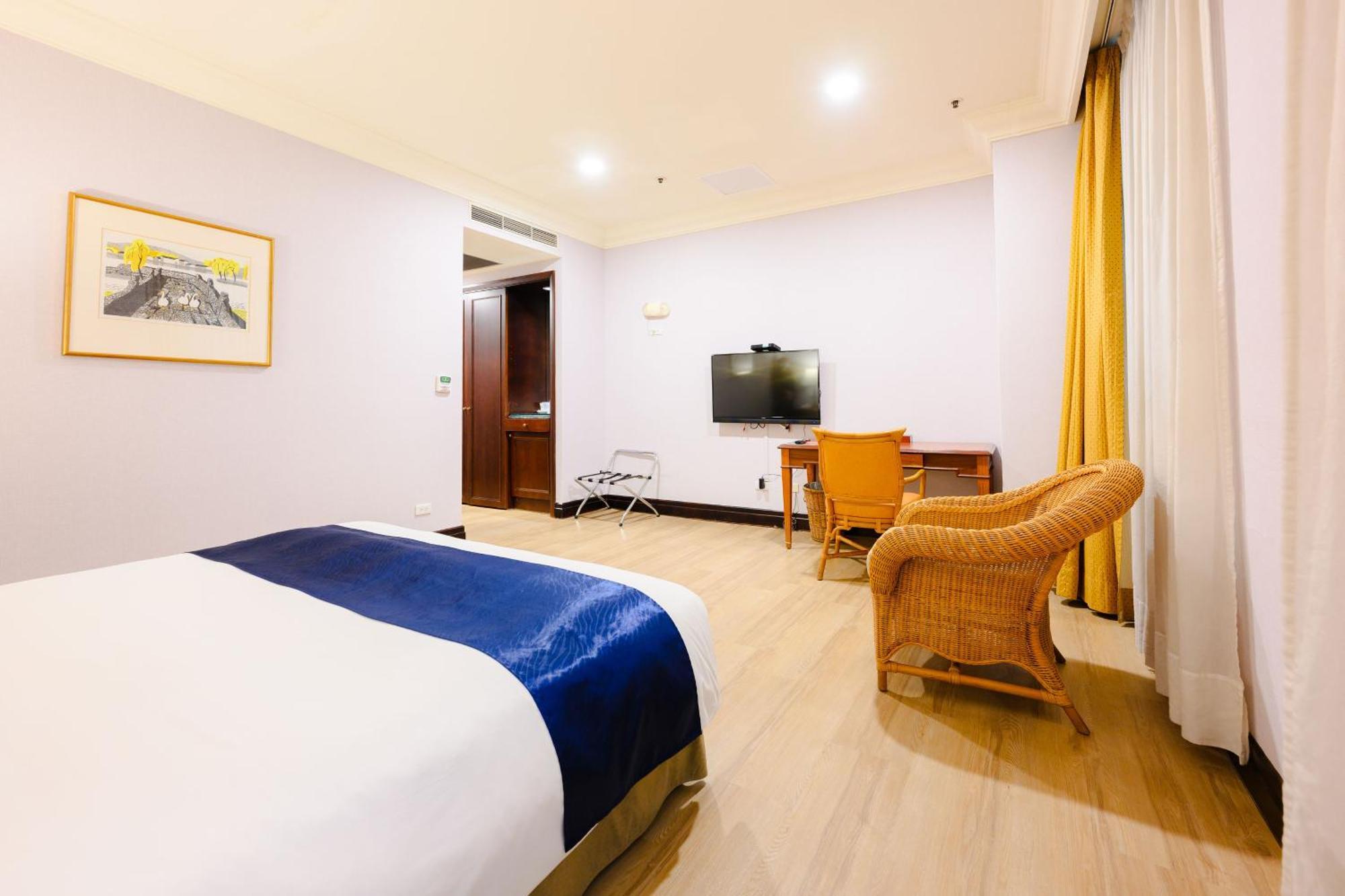 Wei-Yat Grand Hotel Tainan Exterior foto