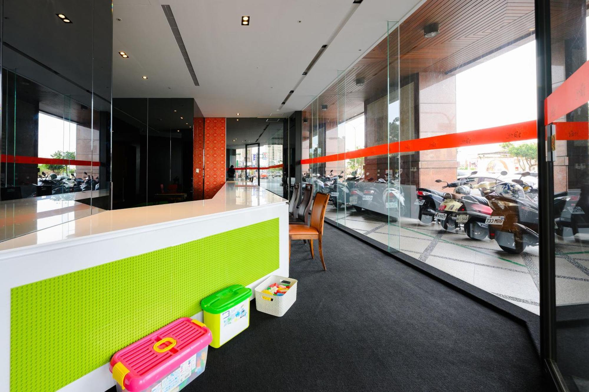 Wei-Yat Grand Hotel Tainan Exterior foto